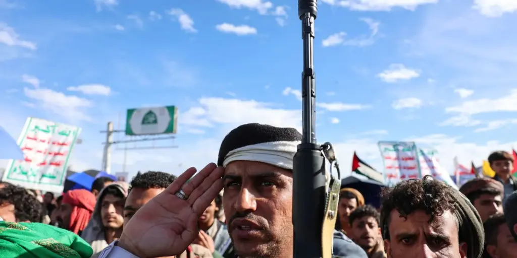 Houthis dizem ter atingido estatal de petróleo da Arábia Saudita