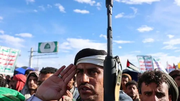 Houthis dizem ter atingido estatal de petróleo da Arábia Saudita