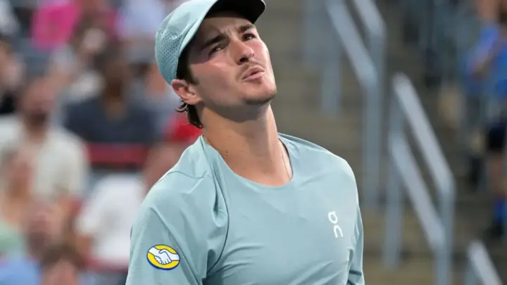 João Fonseca perde posição na ATP e pode sair do top 30