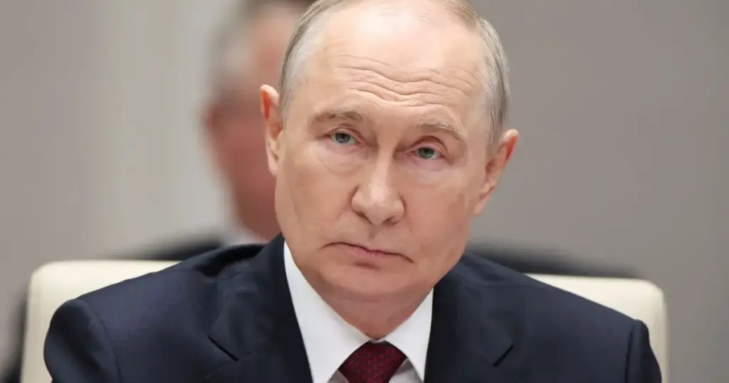 Putin diz que Rússia mantém contatos com governo Trump e busca aproximação