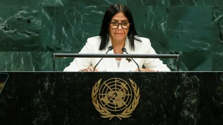 Na ONU, Delcy ignora Maduro, acena a Trump e promete eleições na Venezuela