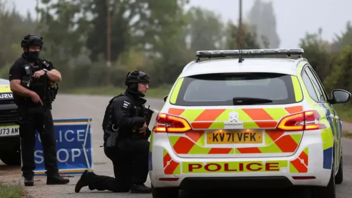 Suspeito de plano contra base britânica ligou para polícia antes de prisão