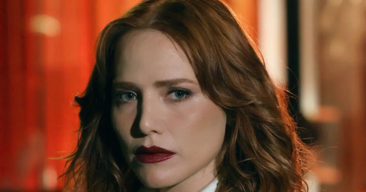 “Quem Ama Cuida”: Rica e ruiva, Adriana faz comeback e Pilar fica em pânico
