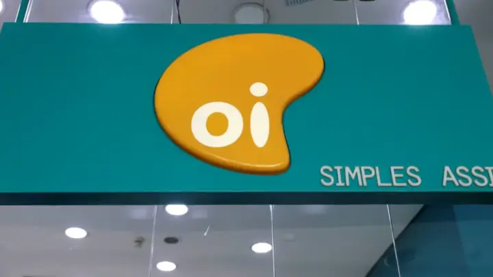 Anatel autoriza venda da telefonia fixa da Oi
