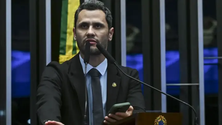 Cleitinho diz estar agindo para que Alcolumbre paute impeachment de Moraes
