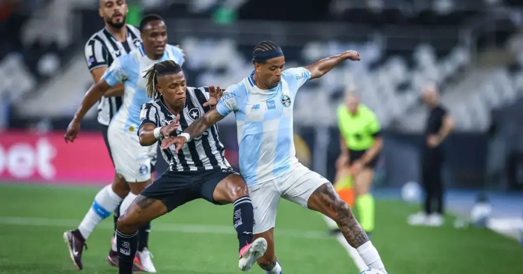 Gol do Grêmio contra o Botafogo foi anulado por um centímetro, diz CBF