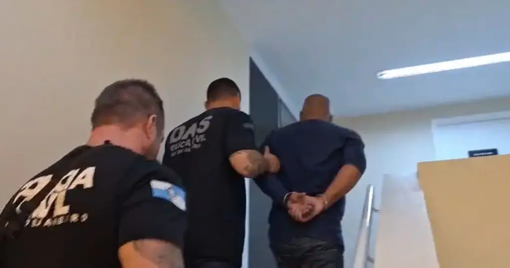 Polícia prende homem foragido há 18 anos por extorsão e sequestro no Rio
