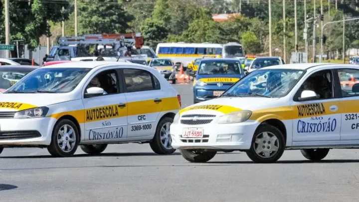 Detran RJ passa a permitir carros automáticos na hora de tirar a CNH