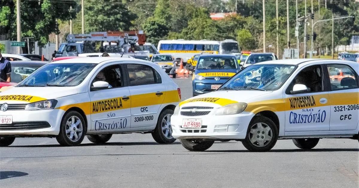 Detran RJ passa a permitir carros automáticos na hora de tirar a CNH