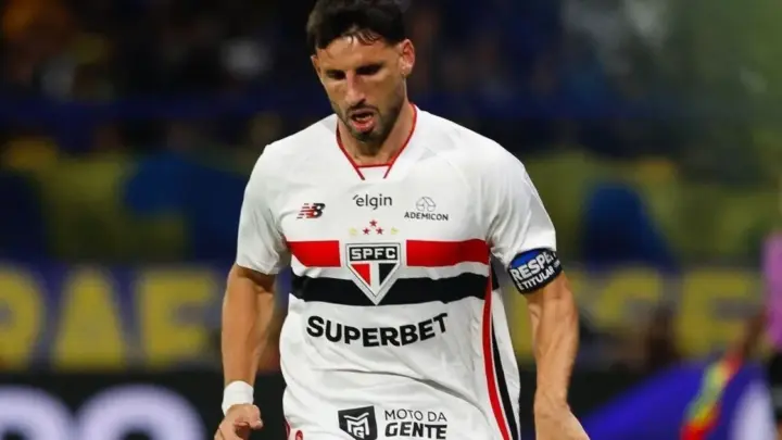 Calleri contesta decisões da arbitragem e lamenta a derrota do São Paulo