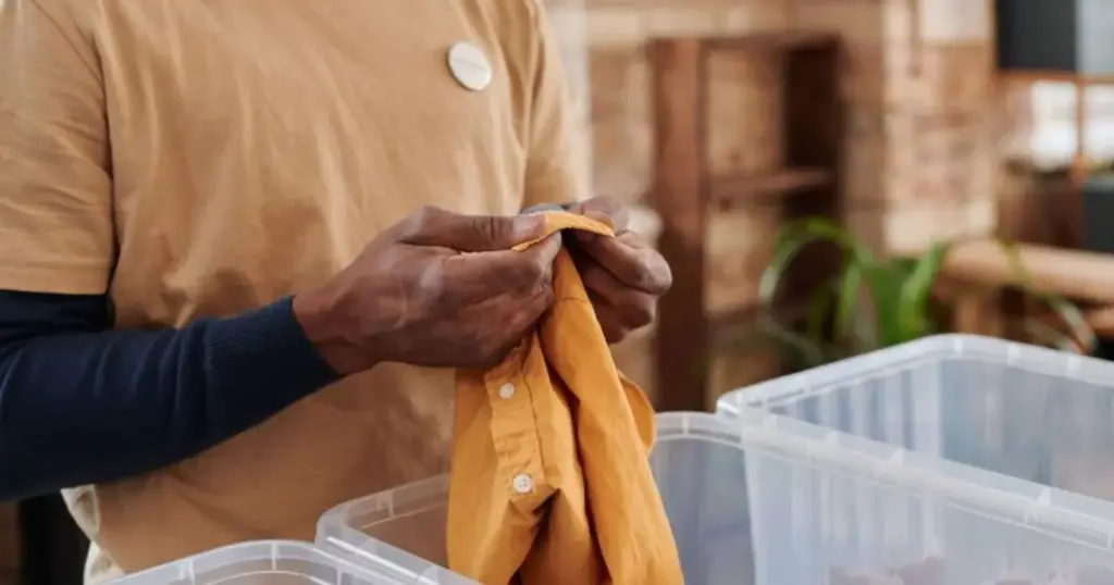 Camiseta velha pode virar pano de chão? Veja 5 formas de reaproveitar a peça em casa