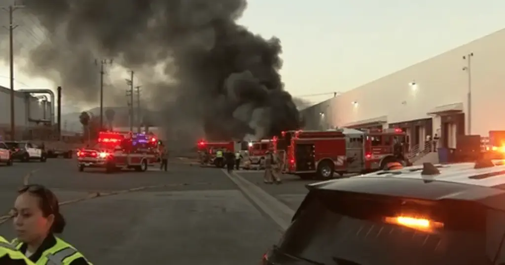 Queda de helicóptero deixa pelo menos três mortos em Los Angeles, nos EUA