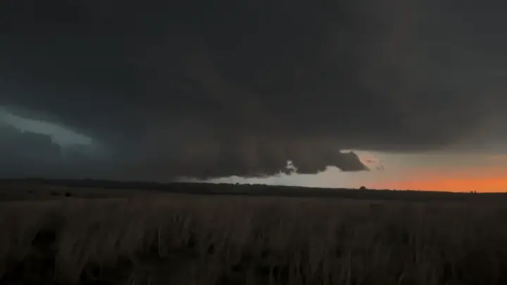 Supercélula é registrada no RS por caçadores de tempestade; veja vídeo
