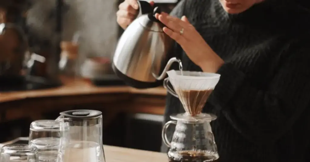 Cheiro de café recém-passado pode despertar uma reação no organismo que mexe com o humor antes mesmo do primeiro gole; entenda