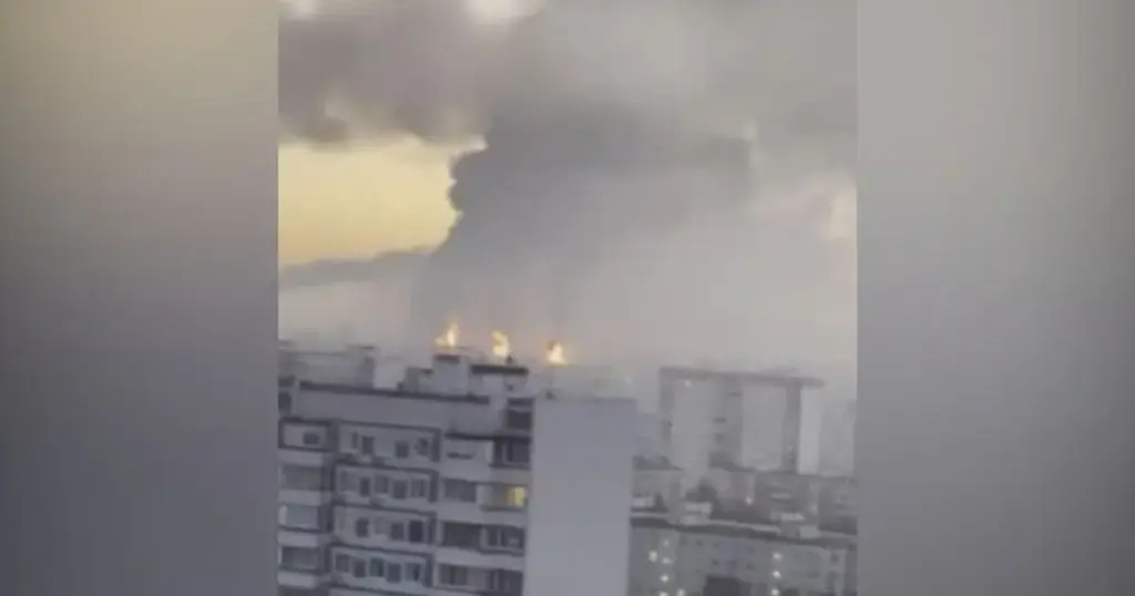 Ataque com drone provoca incêndio em refinaria de petróleo em Moscou