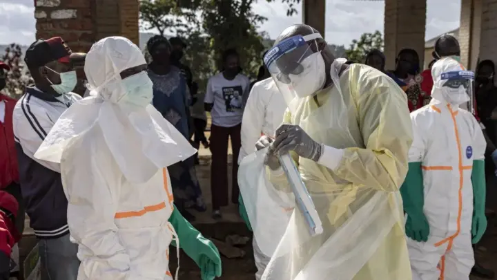 Surto de Ebola na RD Congo matou mais de três mil, segundo o governo
