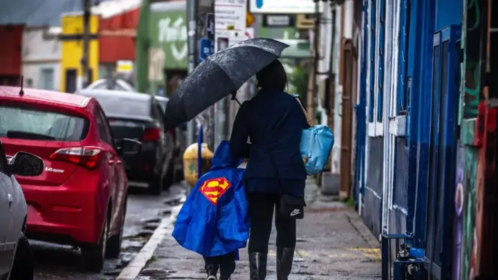 Frente fria, temporais e rajadas de vento: veja como será o dia pelo Brasil