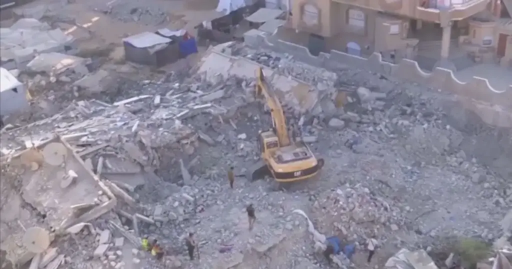 Operações de resgate em prédio que desabou na Faixa de Gaza chegam ao fim