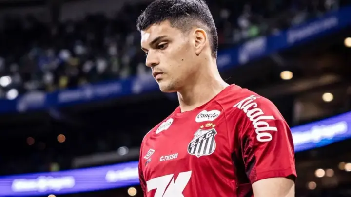 Após cirurgia no ombro, Gabriel Brazão não joga mais pelo Santos em 2026