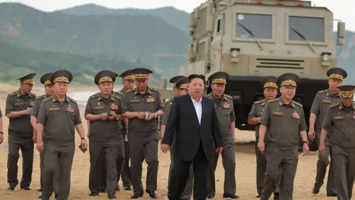 Kim Jong-un: irmã critica AIEA e Coreia do Norte condena acordo de defesa