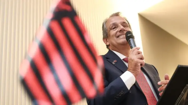 Presidente do Flamengo critica fim das bets: “Como vou pagar o Paquetá?”