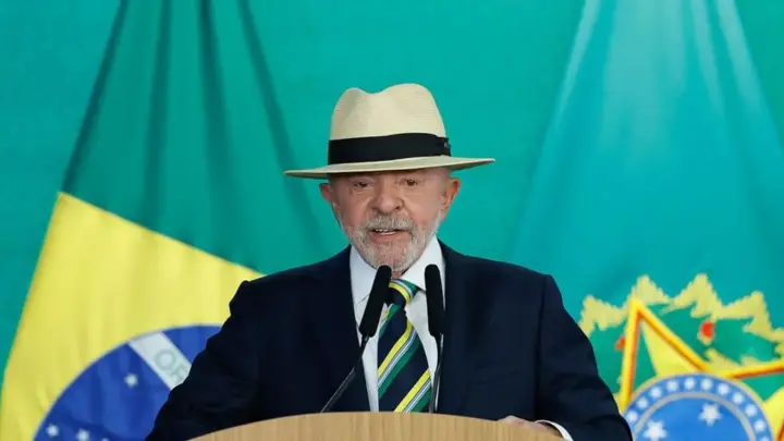 PoderData/Aya: 51% desaprovam governo Lula; 42% aprovam