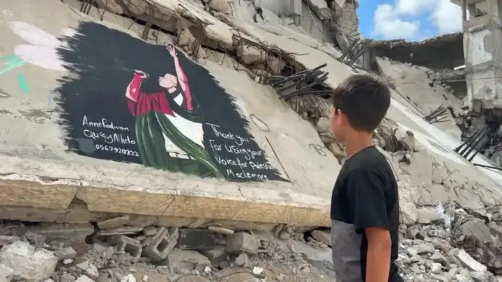 Após discussão com Ed Sheeran, Macklemore ganha mural em Gaza