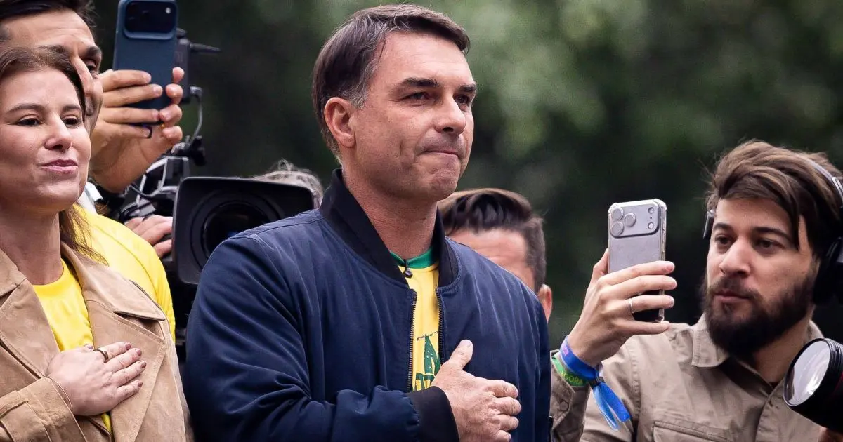Equipe de Flávio aciona TSE contra Lula por suposto uso da máquina pública