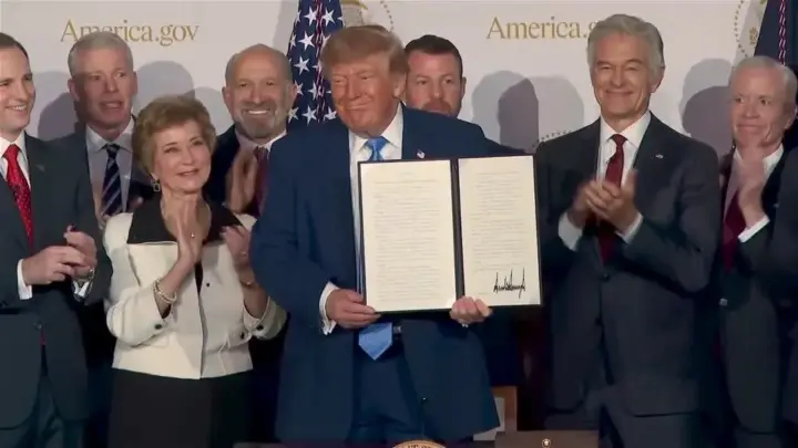Trump brinca sobre plataforma: “Se for a maior, fiz um trabalho de m****”