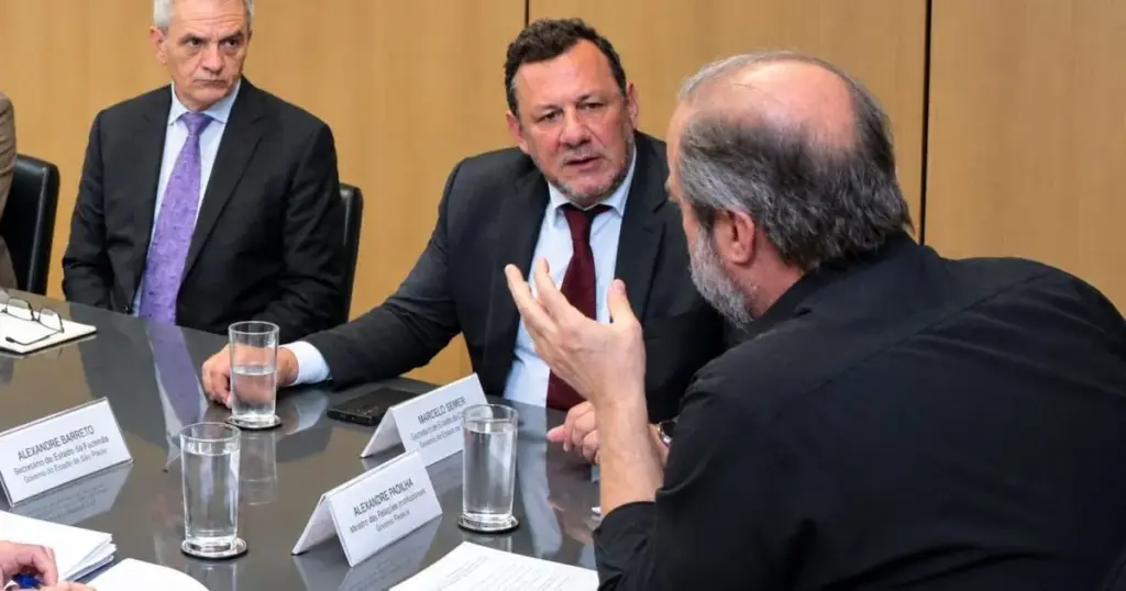 Governo tem reunião com setor de terras raras no dia de sanção da nova lei