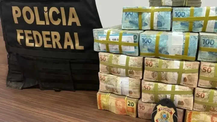 URGENTE: PF apreende, em Rio Branco, cerca de R$ 1 milhão pra comprar votos em residência de assessora de deputado