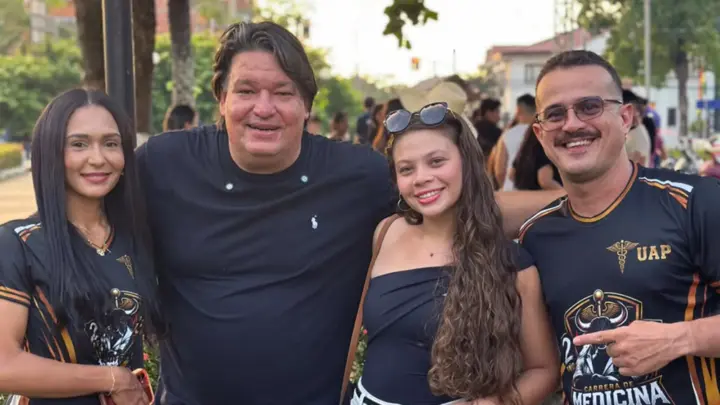 Leonardo Melo ouve estudantes de Medicina em Cobija e firma compromisso com acadêmicos