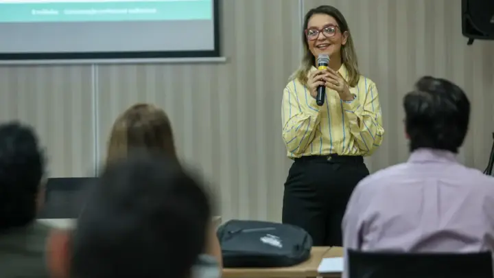 Jornalista Nayara Lessa pede exoneração da Secom e deixa governo Mailza