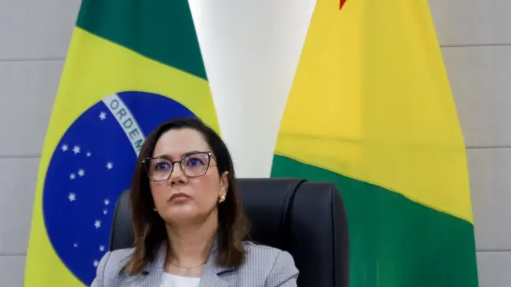 Quando uma mulher entra na política, a disputa nunca é apenas na urna