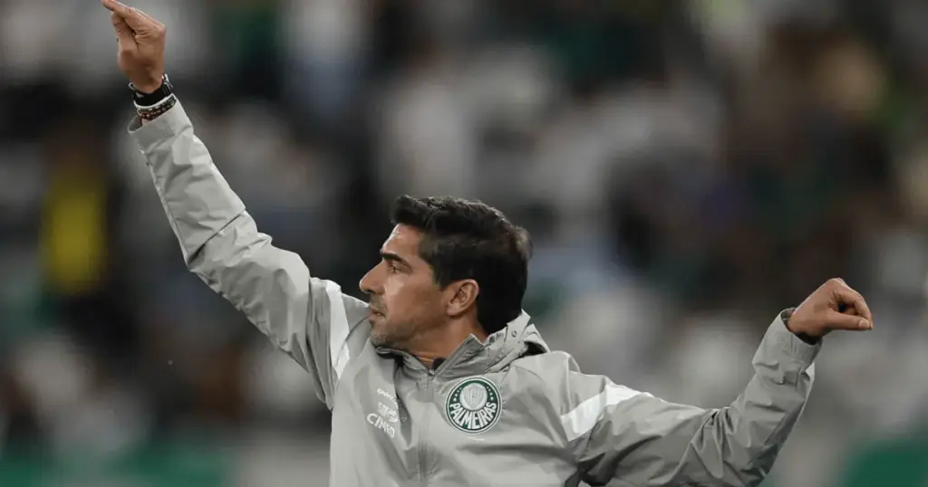 Felipe Melo critica Abel após tropeço: “Palmeiras é maior do que você”