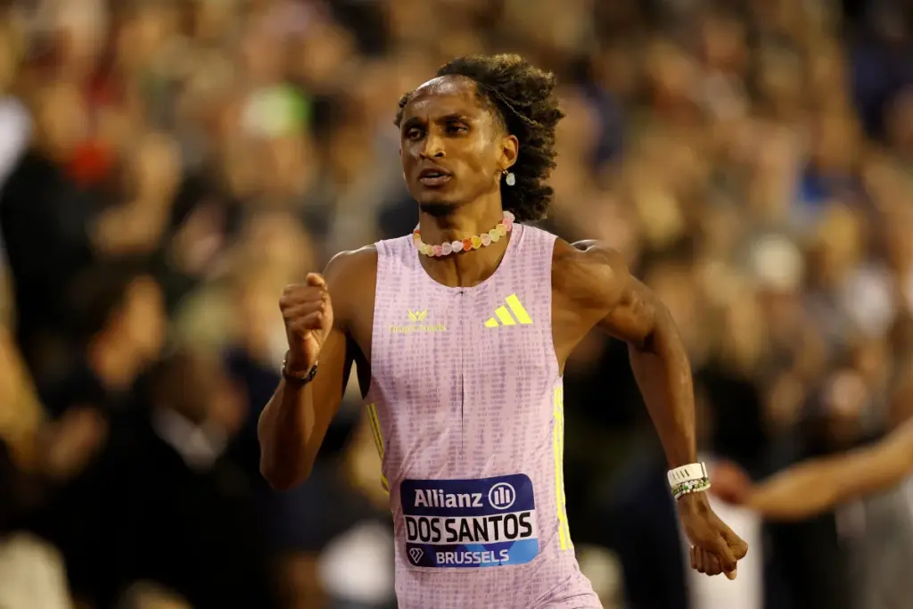 Alison dos Santos é campeão dos 400m com barreiras na Diamond League