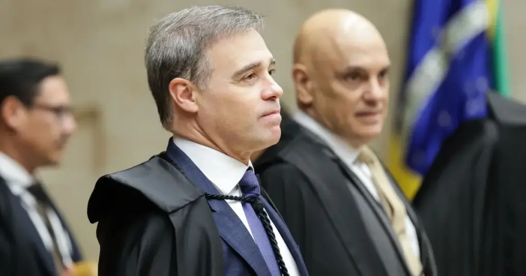 Moraes acusa Mendonça de oferecer benefício não previsto em lei por delação