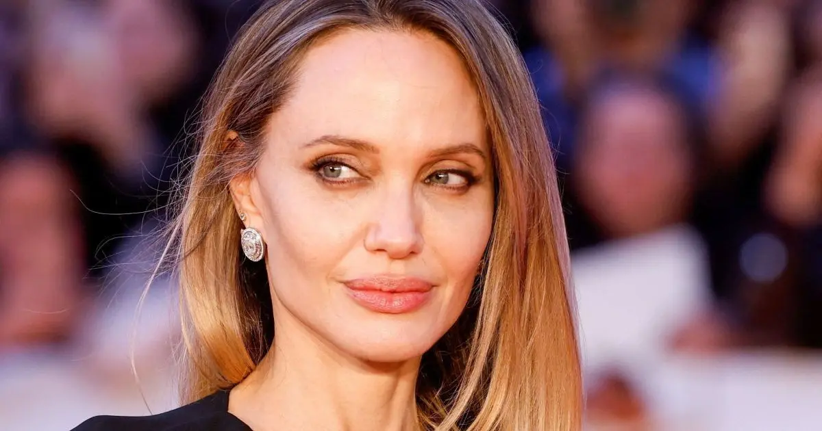 Angelina Jolie, aos 51 anos, converteu 39 hectares de floresta no Camboja, anteriormente visados pela caça, em uma reserva dedicada à vida selvagem