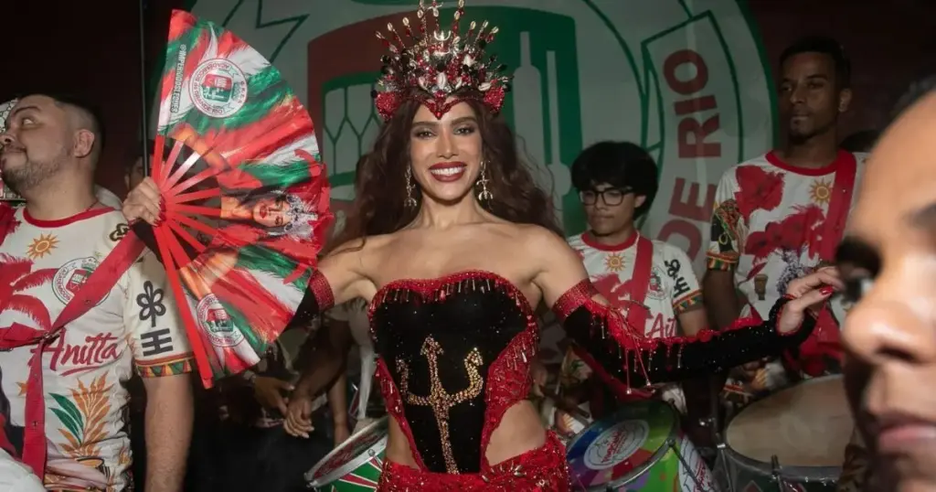 Saiba qual foi a única “exigência” de Anitta para ser rainha da Grande Rio