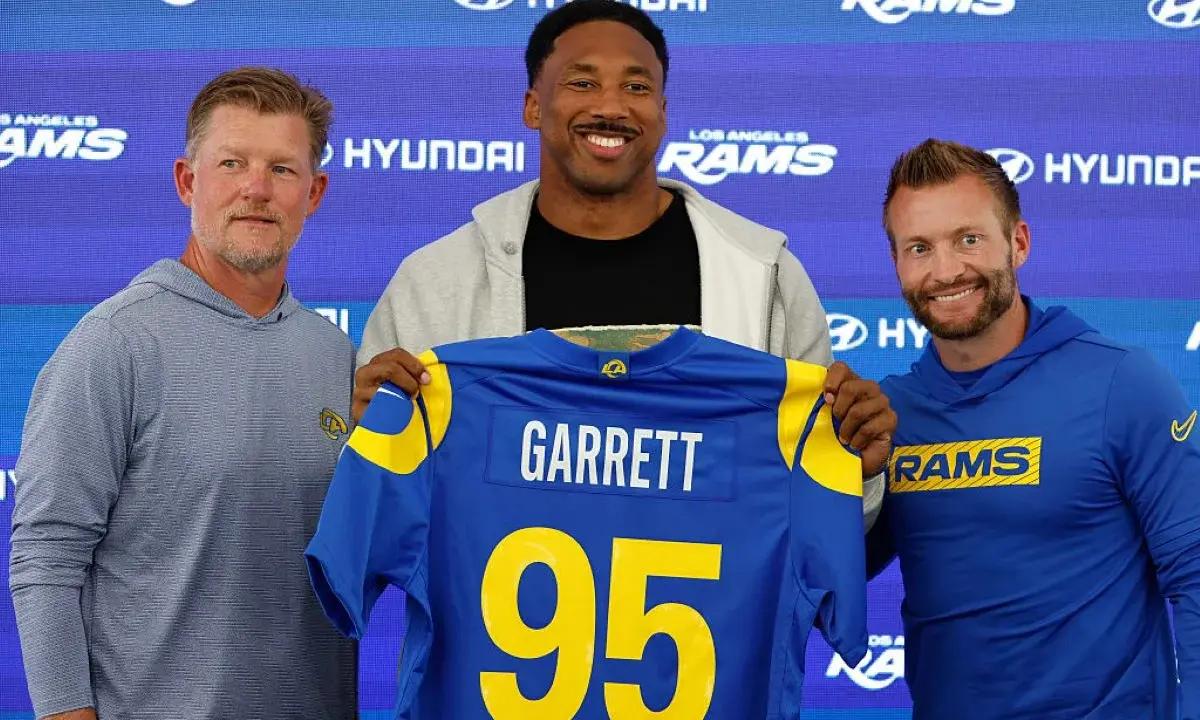 Atletas da NFL elegem Myles Garrett como melhor jogador da última temporada