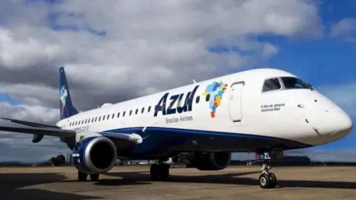 Azul cancela 80 voos e 8 mil são afetados por falha em GPS da Embraer