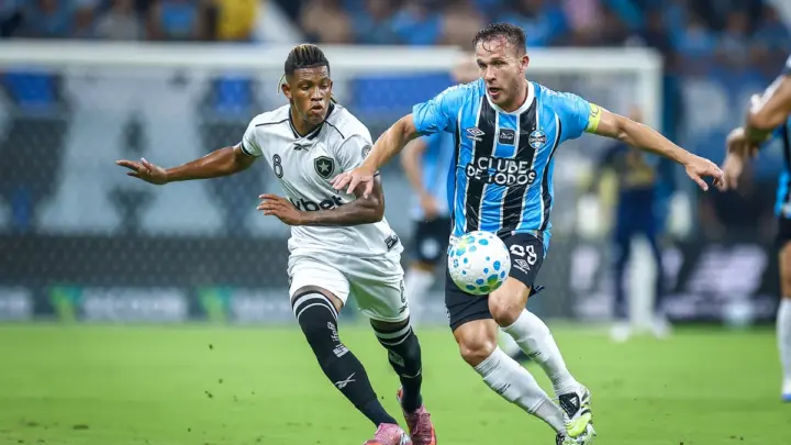 Botafogo e Grêmio se enfrentam nesta quarta em jogo atrasado do Brasileirão