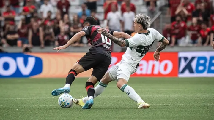 Brasileirão: Athletico-PR e Coritiba duelam em meio a equilíbrio recente