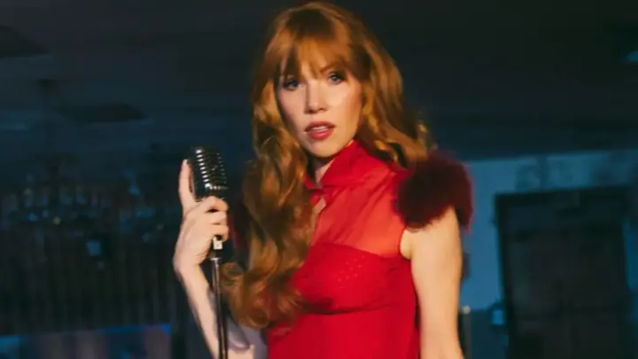Carly Rae Jepsen entrega que dançou forró em vinda ao Brasil: “Coladinha”