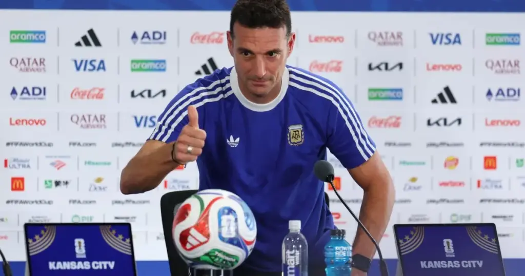 Scaloni diz que possível permanência na Argentina “não depende de Messi”