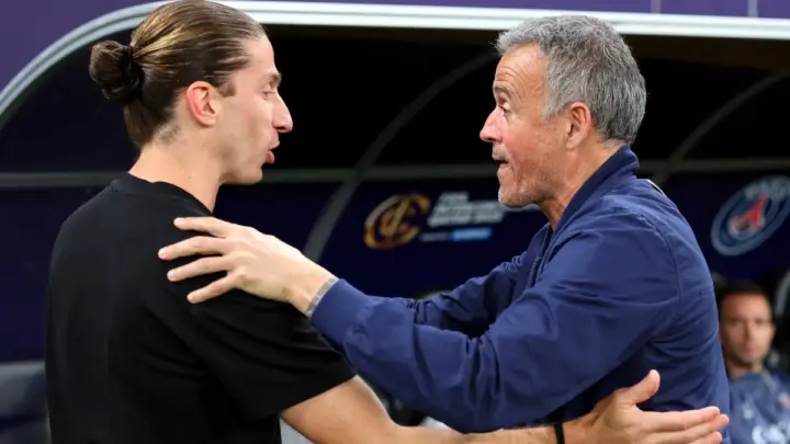 Com elogios de Luis Enrique, Filipe Luís enfrenta PSG pelo Monaco