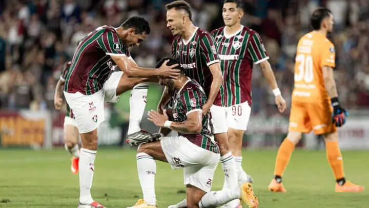 Com gols de Hulk e Nonato, Fluminense vence o Platense pela Libertadores