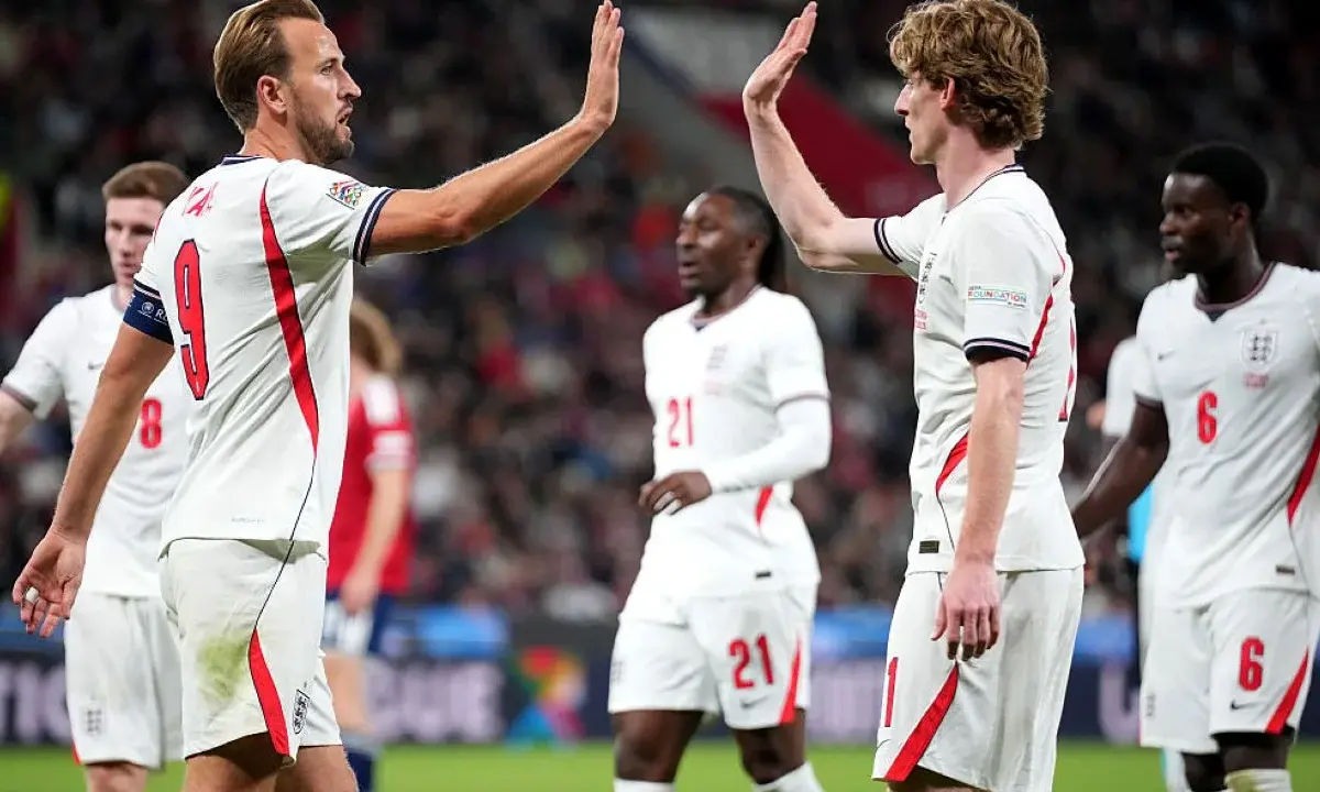 Com gols de Kane e Gordon, Inglaterra vence a Tchéquia na Nations League