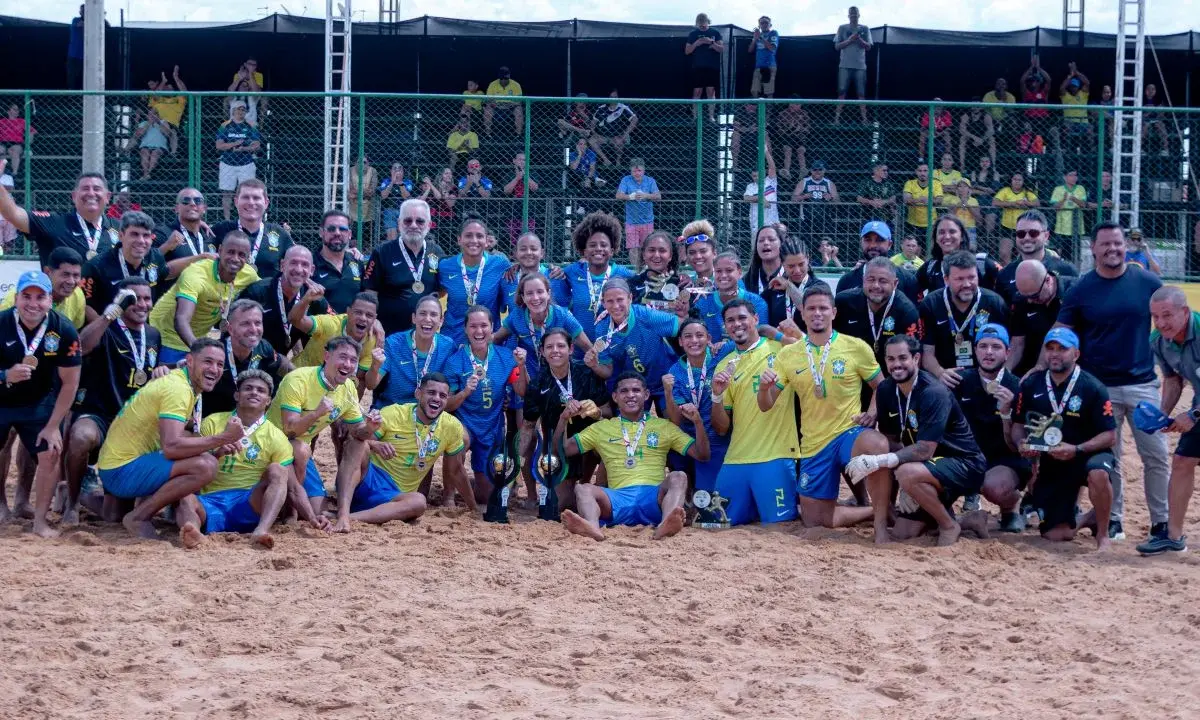 Copa das Nações de Beach Soccer: Brasil leva o título nas duas categorias