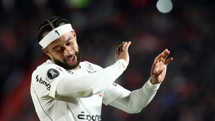 Corinthians se manifesta e afirma que irá à Conmebol em defesa de Depay